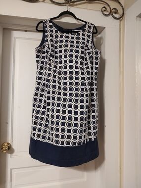 Jessica Howard Navy and White Sleeveless Geometric Shift Dress